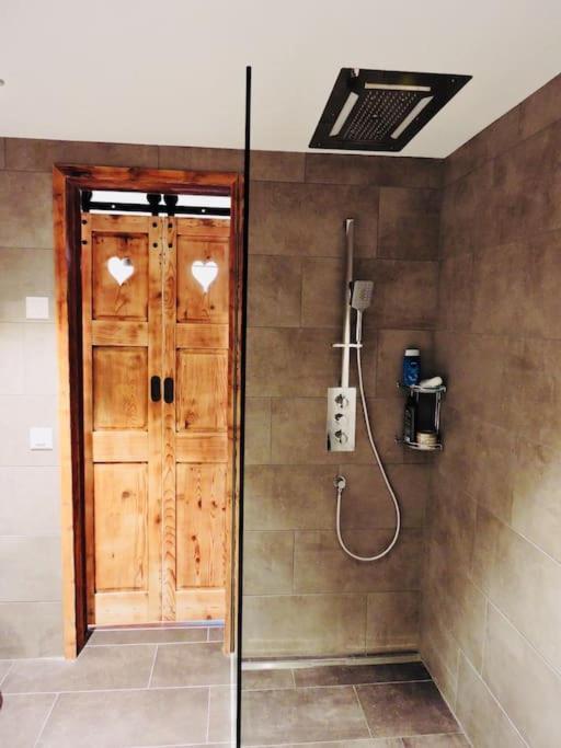 Urchige 2-Zimmerwohnung Matten  Dış mekan fotoğraf