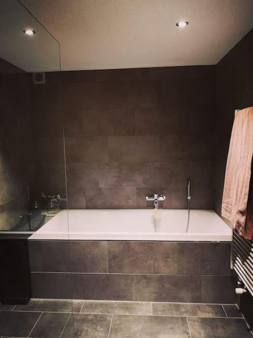 Urchige 2-Zimmerwohnung Matten  Dış mekan fotoğraf